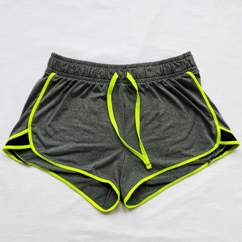 Women’s SO athletic shorts with neon accent
